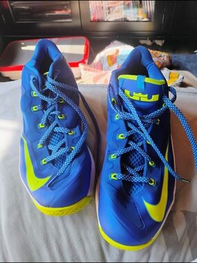 Nike LeBron Men’s Athletic Shoes - Blue/Volt